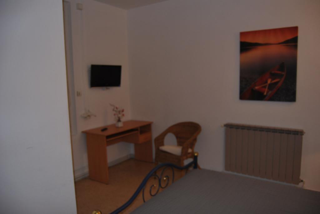 Hotel Restaurant Le Central Balaruc-les-Bains Room photo